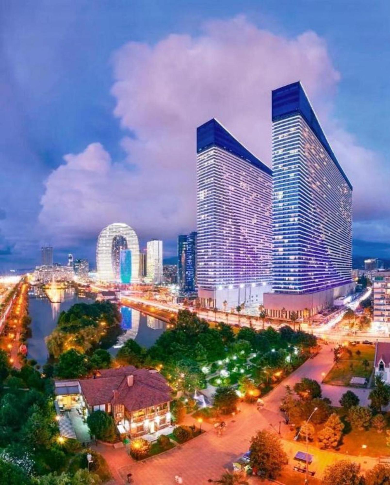 Orbi City Panorama Vip Apartment Батуми Екстериор снимка