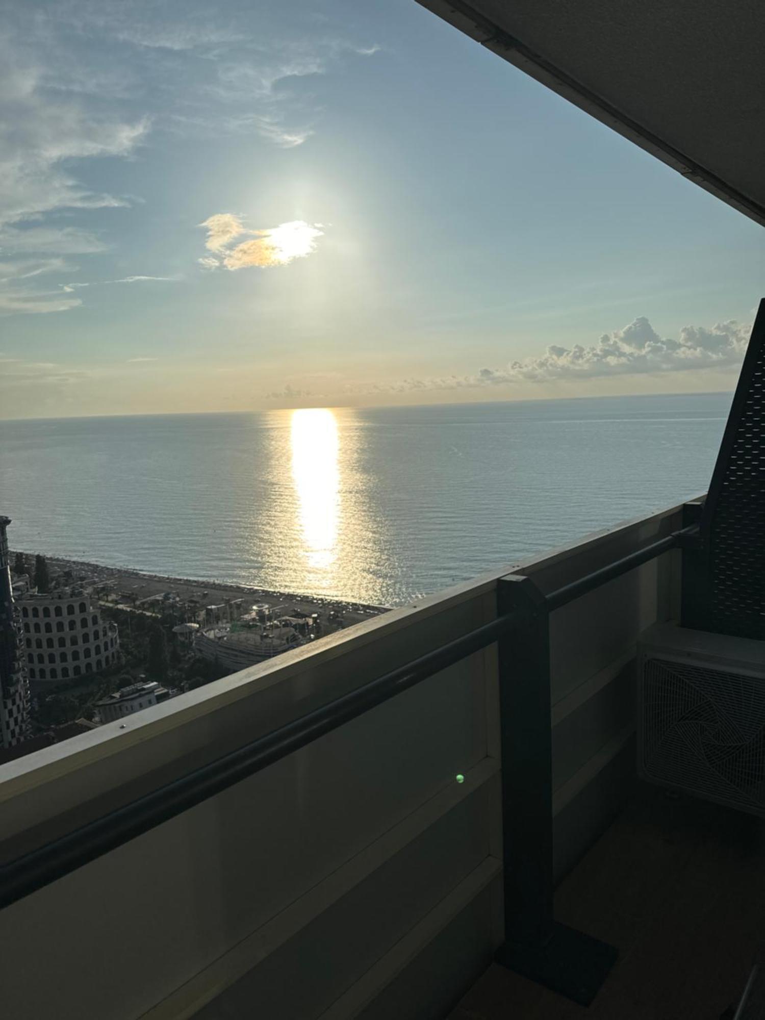Orbi City Panorama Vip Apartment Батуми Екстериор снимка